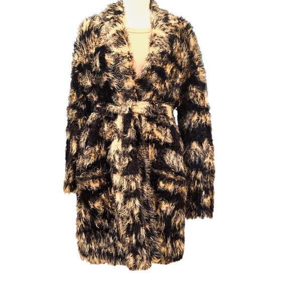 BCBG MAX AZARIA “Catherine” faux fur coat, size XS - Picture 2 of 13